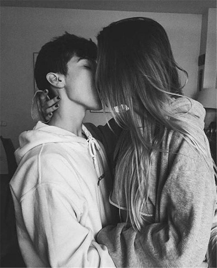 Cute Couple Kissing How To Keep A Relationship Strong For Teen Couples