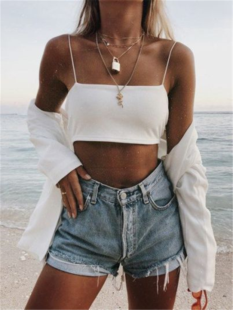 Gorgeous Beach Outfits On a Tropical Island For Your Winter Holiday; Beach Outfits; Outfits; Tropical Outfits; Islands Outfits; Tropical Island Outfits; Winter Holiday Desitination; Bohemian Dress; Hot Pants; Beach; #beachoutfits #tropicaloutfits #islandoutfits #outfits #summeroutfits