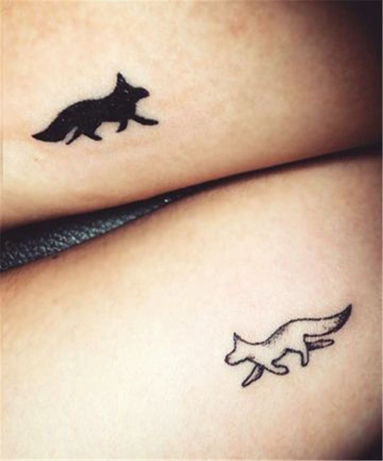 Couple Matching Tattoo Designs To Express Your Love ; Couple Tattoo Ideas; Couple Tattoos; Matching Couple Tattoos;Simple Couple Matching Tattoo;Tattoos #Tattoos #Coupletattoo #Matchingtattoo