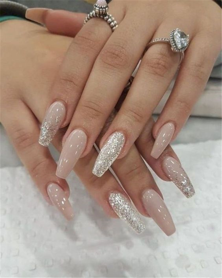Stylish Winter Acrylic Coffin Nail Designs To Copy Right Now; Winter Nails; Winter Acrylic Nails; Acrylic Nails; Coffin Nails; Acrylic Coffin Nails; Winter Coffin Nails; Winter Nails; #winternails #coffinnails #acryliccoffinnails #wintercoffinnails #nails #naildesign #stylishnails #acrylicnails