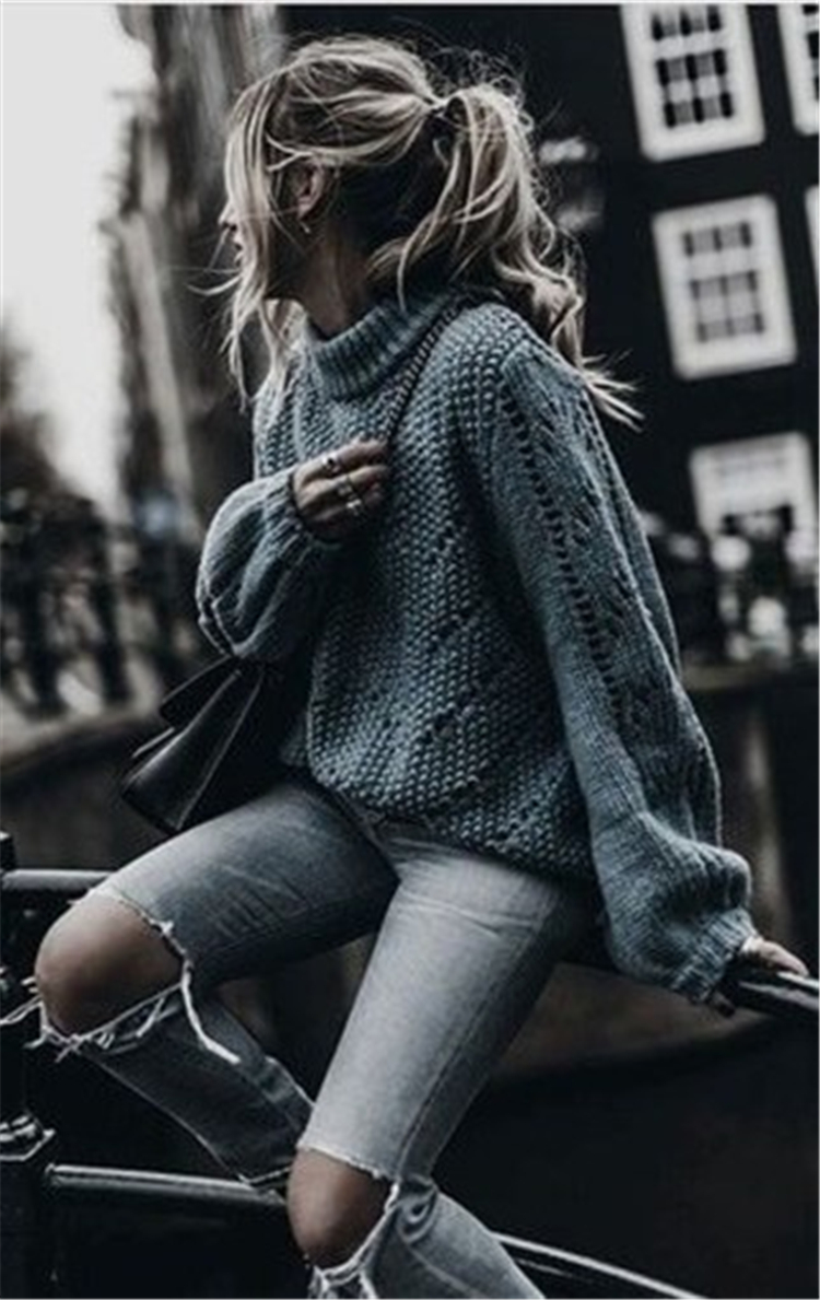 Trendy And Comfortable Spring Sweater Outfit Ideas You Should Copy Right Now; Spring Outifts; Spring Sweater; Spring Sweater Outfits; Spring Outfit Ideas; Comfortable Spring Outfits; Spring Dreesy; Spring Outfits Ideas; Sweater; #sweater #springoutfits #springsweater #springdress #outfits #chicoutfits