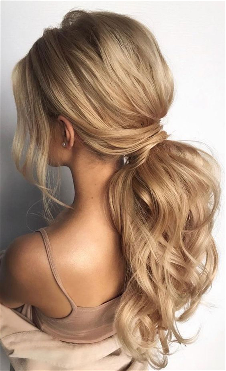Glamorous And Trendy Ponytail Hairstyles For This Winter; Ponytail Hair Prom; Blonde Hair Style; Messy Ponytail Hairstyle; Casual Ponytail Hairstyle; High Ponytail Hair Style; Easy Ponytail Hairstyle #Ponytail #Hairstyle#BlondeHair