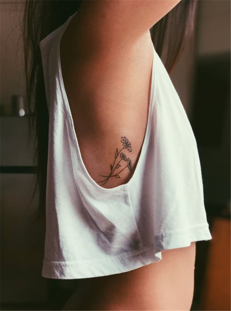 Charming Side Boob Floral Tattoo Designs You Would Love To Try; Charming Side Boob Tattoo Ideas Design; Flower Tattoo Ideas; Flower Tattoo; Floral Tattoo; Rib Tattoo Ideas; Tattoo Design Female; Ink Tattoo; Black Tattoo Ideas; Woman Tattoo Ideas, #tattoo #flowertattoo #sideboob #inktattoo #sideboobtattoo