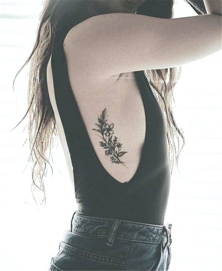 Charming Side Boob Floral Tattoo Designs You Would Love To Try; Charming Side Boob Tattoo Ideas Design; Flower Tattoo Ideas; Flower Tattoo; Floral Tattoo; Rib Tattoo Ideas; Tattoo Design Female; Ink Tattoo; Black Tattoo Ideas; Woman Tattoo Ideas, #tattoo #flowertattoo #sideboob #inktattoo #sideboobtattoo