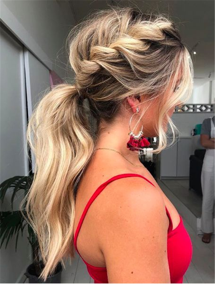 Glamorous And Trendy Ponytail Hairstyles For This Winter; Ponytail Hair Prom; Blonde Hair Style; Messy Ponytail Hairstyle; Casual Ponytail Hairstyle; High Ponytail Hair Style; Easy Ponytail Hairstyle #Ponytail #Hairstyle#BlondeHair