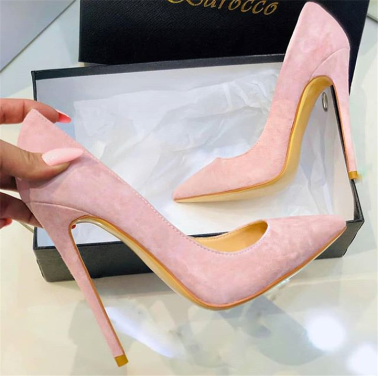 Gorgeous Wedding Shoes Ideas For Your Spring Wedding;Wedding Shoes;Bridal Shoes;High Heel Wedding Shoes;Diamonds Wedding Shoes;Bridal Wedding Shoes;Brand Wedding Shoes; Spring Wedding Shoes; Spring Wedding;