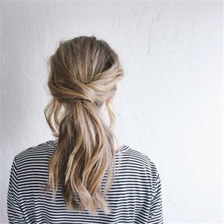 Casual And Stunning Ponytail Hairstyles Which You Will Love; twisted ponytail; ponytail hairstyles; trendy hairstyles and colors; women hair colors; easy ponytail hairstyles; ponytail; Daily Hairstyles; Ribbon Ponytail;