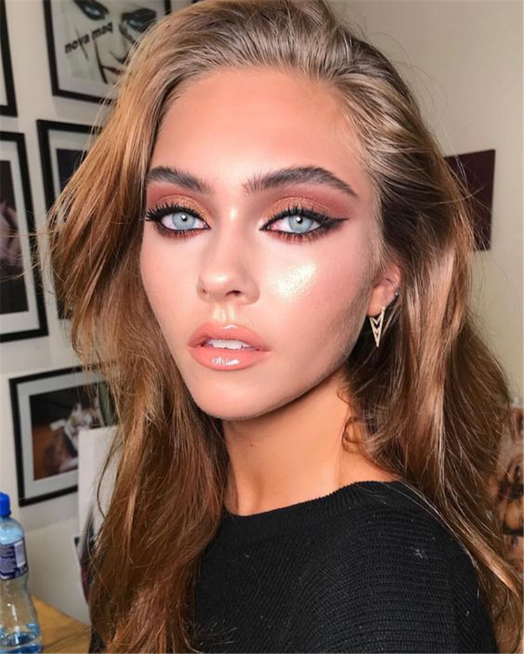 Chic And Natural Summer Makeup Ideas You Need To Try; Makeup; Summer Makeup; Natural Summer Makeup; Makeup Ideas; Summer Makeup Ideas; Natural Summer Eye Makeup; Shimmery Makeup; Shimmery Summer Makeup;