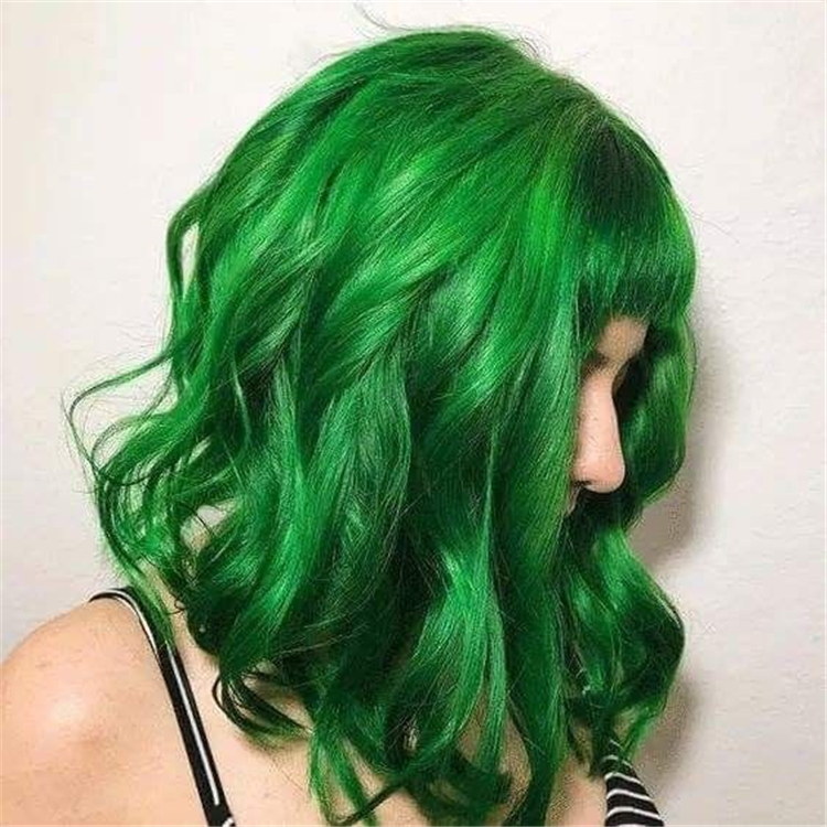 Gorgeous Green Hair Color Ideas You Will Love To Try This Summer; Green Hair; Green Hair Color; Hair Color Ideas; Neon Green; Neon Green Hair Color; Dark Green; Ombre Green Hair Color; Light Green Hair; Bottle Green Hair; Bottle Green Color;