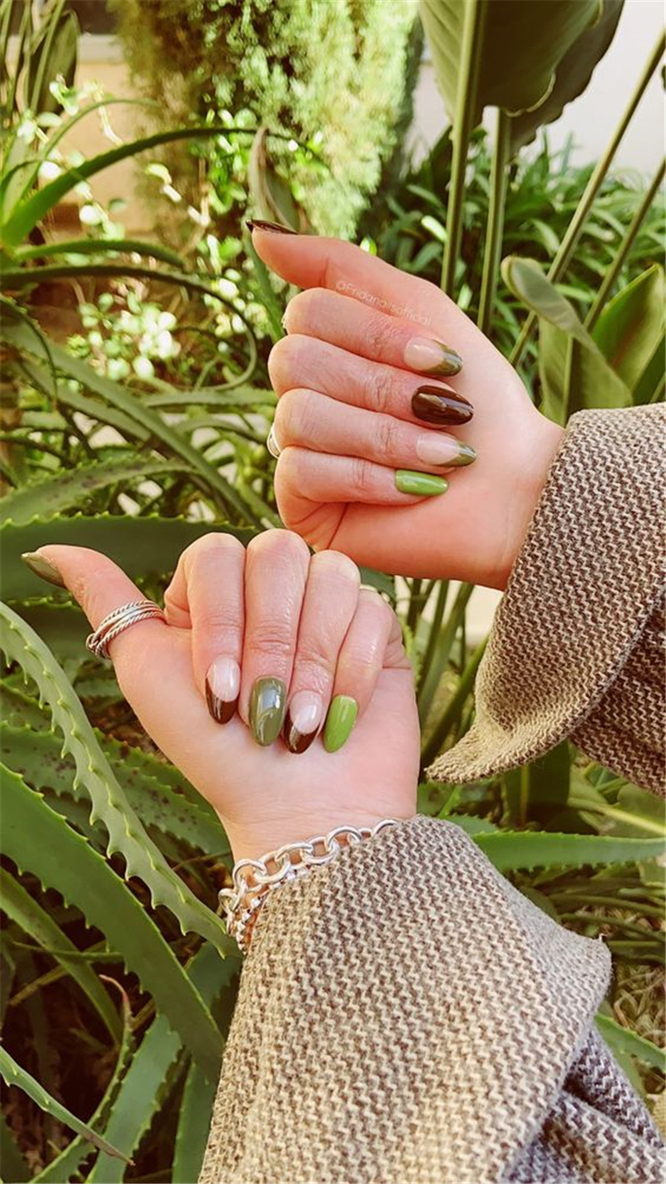 Autumn,nail,Autumn nails,Dark green nails,Dead leaf nails,Caramel nails,Pumpkin nails,attractive