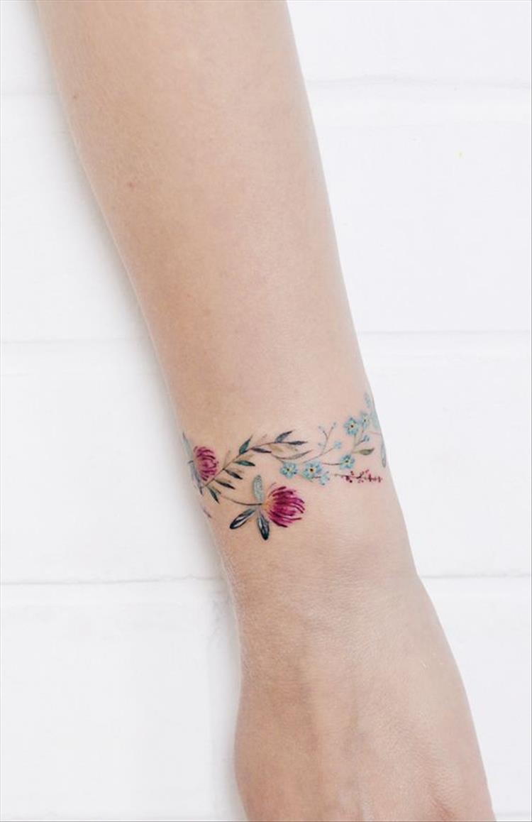 Gorgeous Floral Tattoo Designs To Make You Looking Sexy; Floral Tattoo; tattoo; flower tattoo; wrist flower tattoo; ankle flower tattoo; ear flower tattoo; #tattoo #flowertattoo #floraltattoo #earflowertattoo #ankleflowertattoo #wristflowertattoo #ankletattoo #wristtattoo #eartattoo