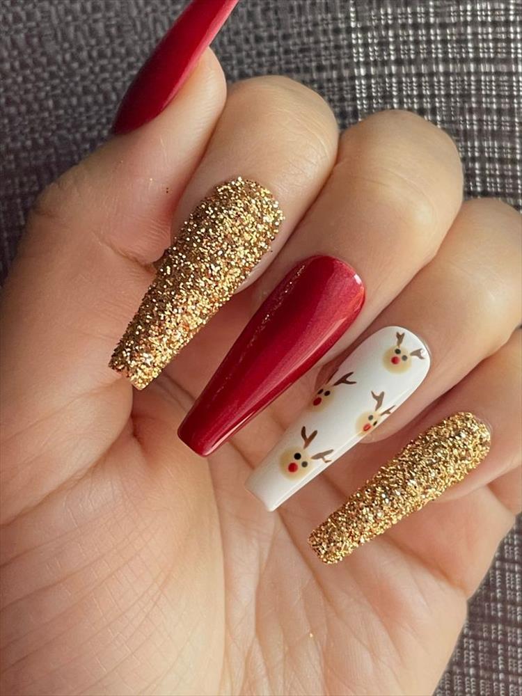 Cute And Sweet Winter Holiday Nail Designs For You, Winter Nail, nail, nail design, nail art, Christmas nail , christmas, holiday nail, gorgeous nail, snowflick nail #nail #naildesign #nailart #holidaynail #christmasnail #Christmas #holiday #winternail #fallnail