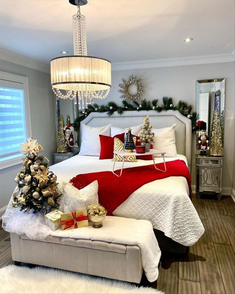 50 Gorgeous And Cozy Christmas Bedroom Decor Ideas For You, #christmas, #homedecor, #homedesign, christmasbedroom, Christmasholiday, christmashomedecor, christmaskidsroom, christmaslivingroom , christmasprochdecor, christmastree, christmastreedecor, porchdecor