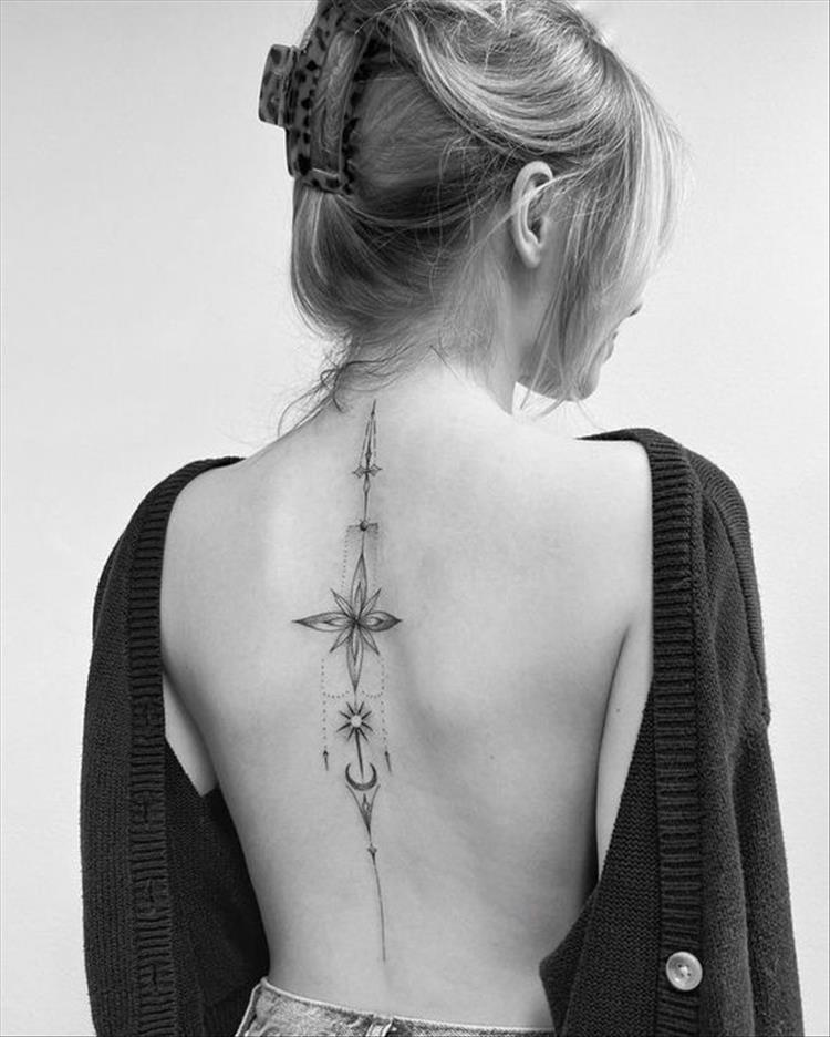 Amazing Spine Tattoo Designs To Make You Sexy, tattoo, tattoo design, spine tattoo, flower spine tattoo, watercolor spine tattoo, unique spine tattoo, minimalist spine tattoo #tattoo #spinetattoo #spinedesign #watercolorspinetattoo #floralspinetattoo