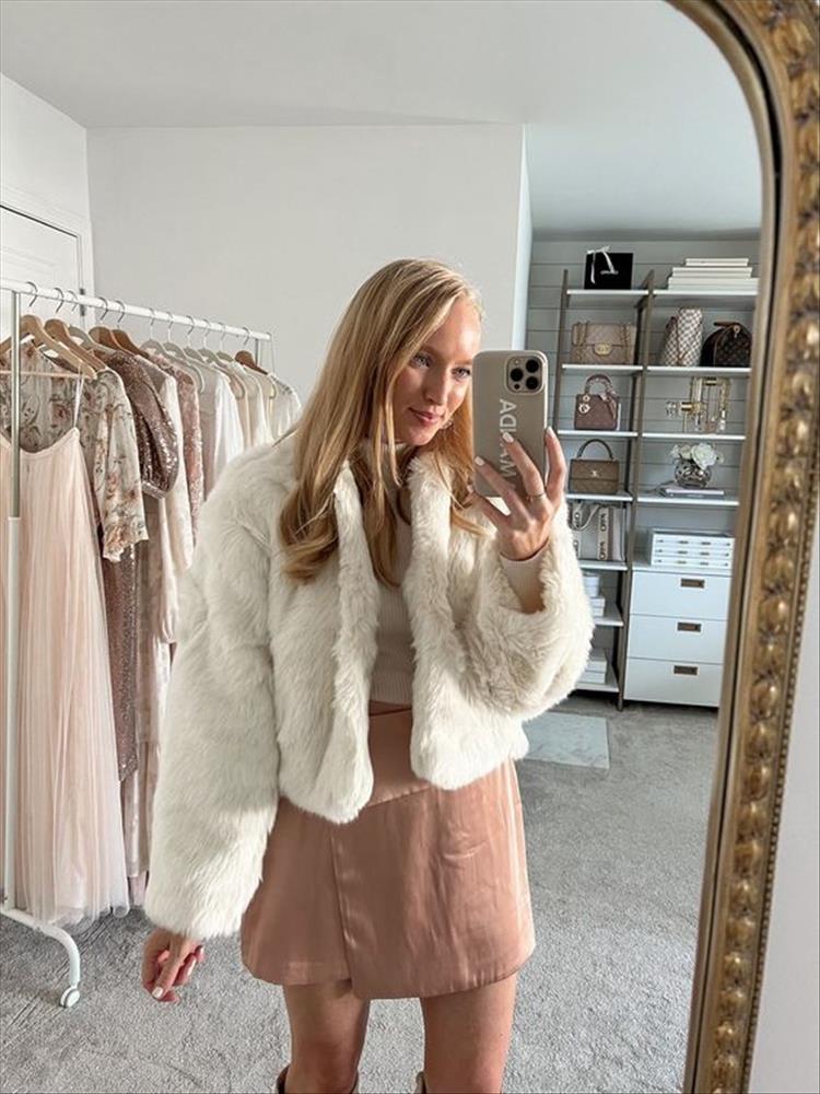 Elegant Faux Fur Outfits For Your Cold Winter Season, Winter outfits, outfits, faux fur outfits, faux fur, fur outfits, winter faux fur #winteroutfits #fauxfuroutfits #fauxfur #furoutfits #winter #holidayoutfits